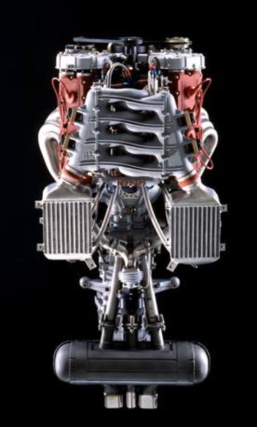 Il V8 biturbo da 478 CV 
